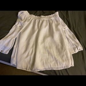 Super cute, gently worn off the shoulder top